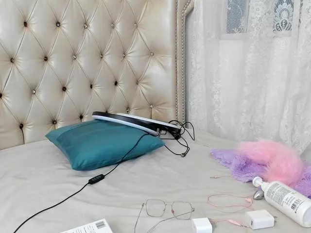 AlexaFoxy18 Image 10