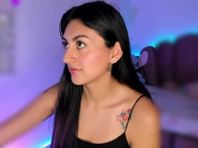 Alice-Cristofer Image 18