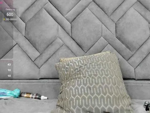 alicee-18's Thumb Image