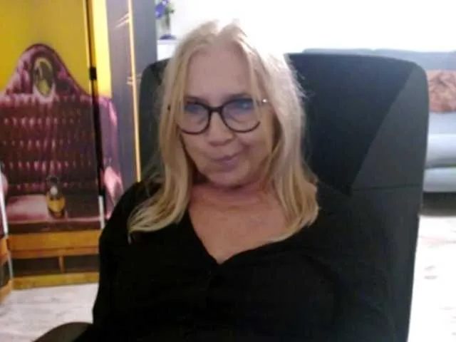 BlondeSofia Image 2
