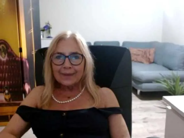 BlondeSofia Image 4