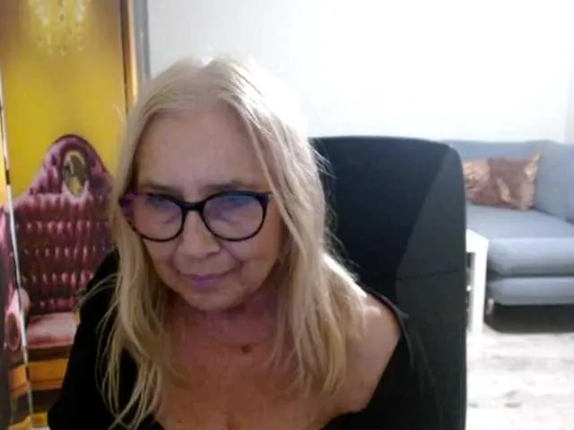 BlondeSofia Image 6