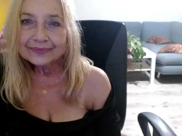 BlondeSofia Image 8