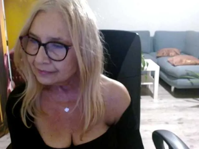 BlondeSofia Image 9