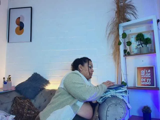 EllenaBoobs Image 3