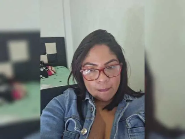 horny-cougar Image 2