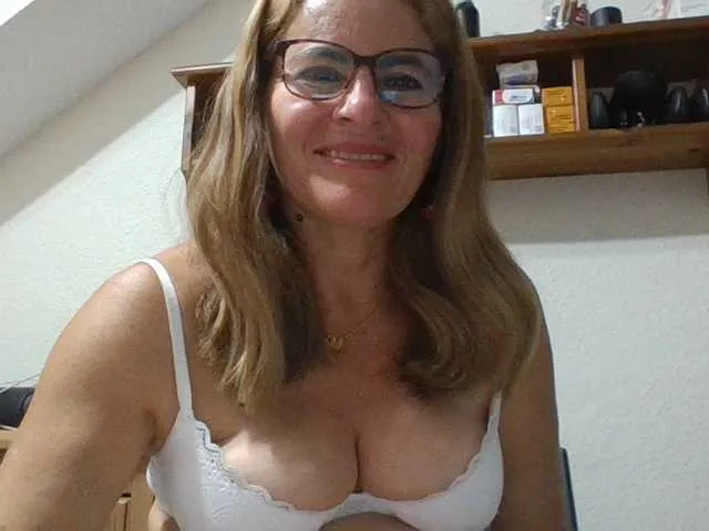 JuanitaWouti Image 6