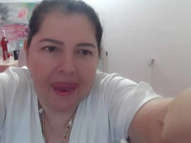 leonela Image 14