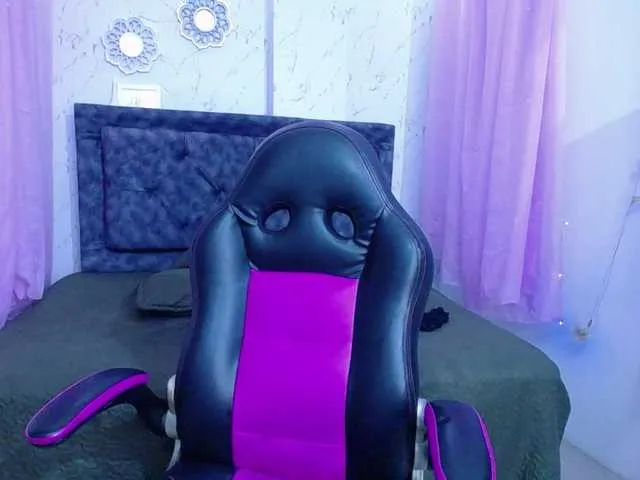 mia-thommson Image 5