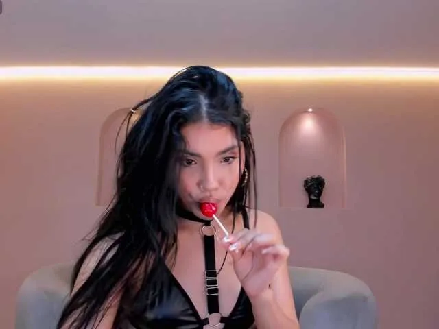 MiaLaurence's Thumb Image