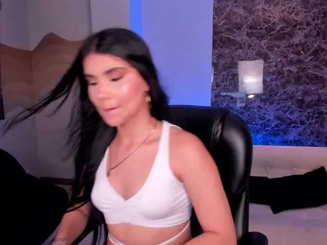 MiaLaurence Image 17