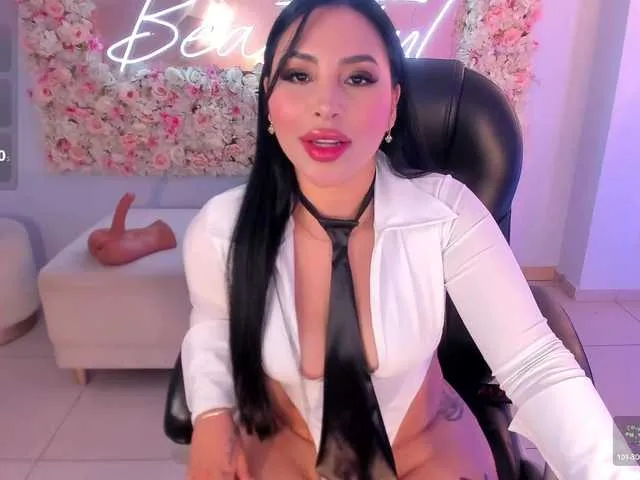 MiaRoberts1 Image 5