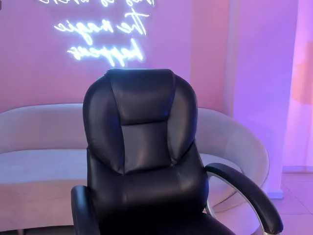 MiaRoberts1 Image 9