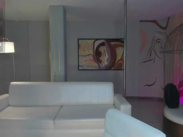NiaHolland Image 7