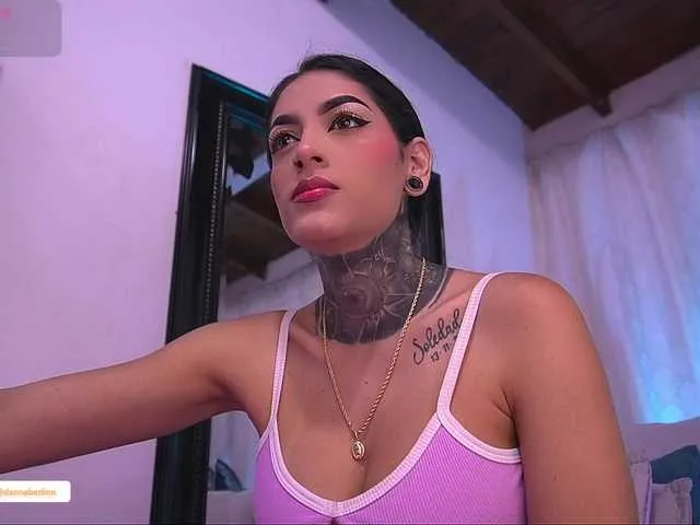 sexy-danna Image 13